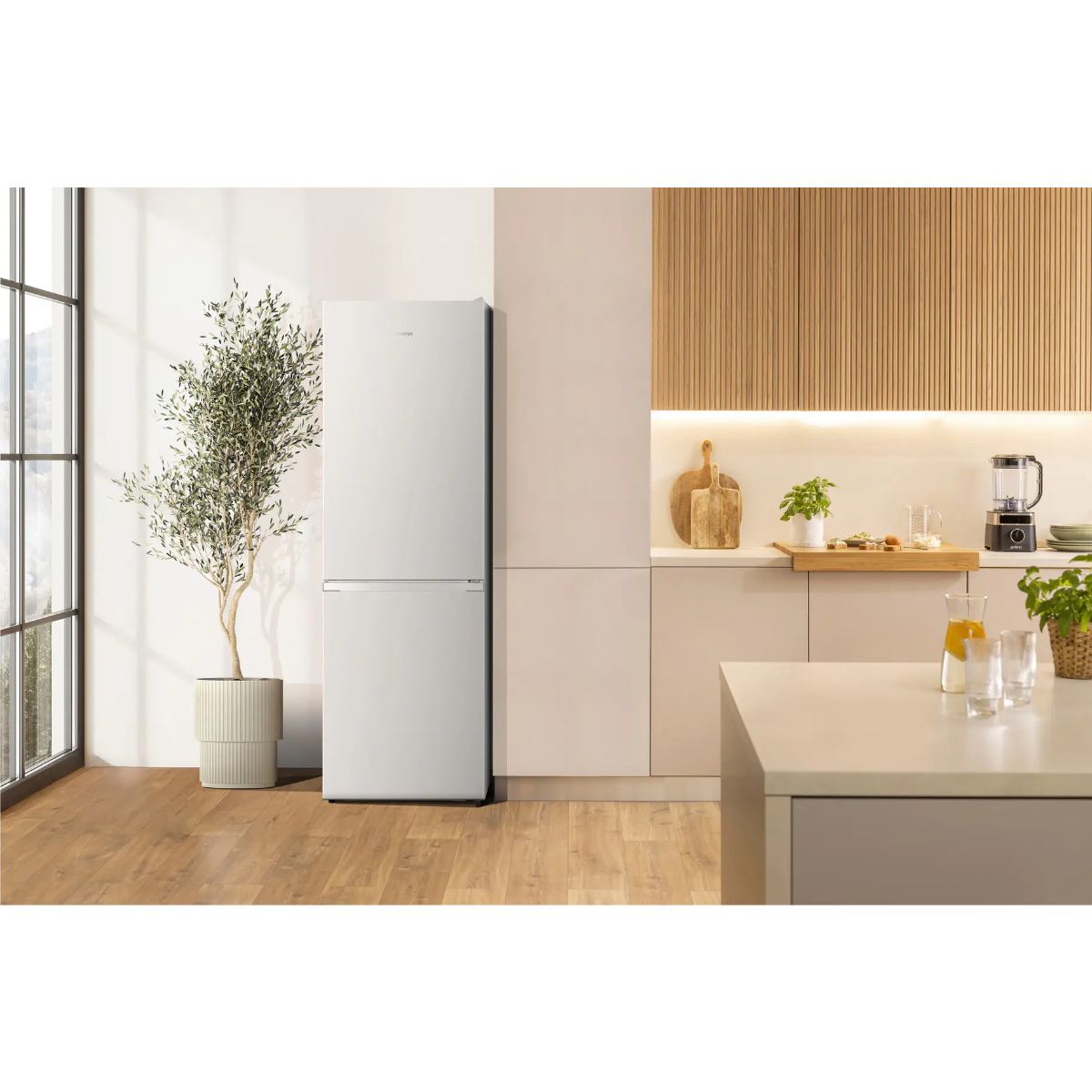Холодильник Gorenje NRK61814W4, белый в TehnoAdept