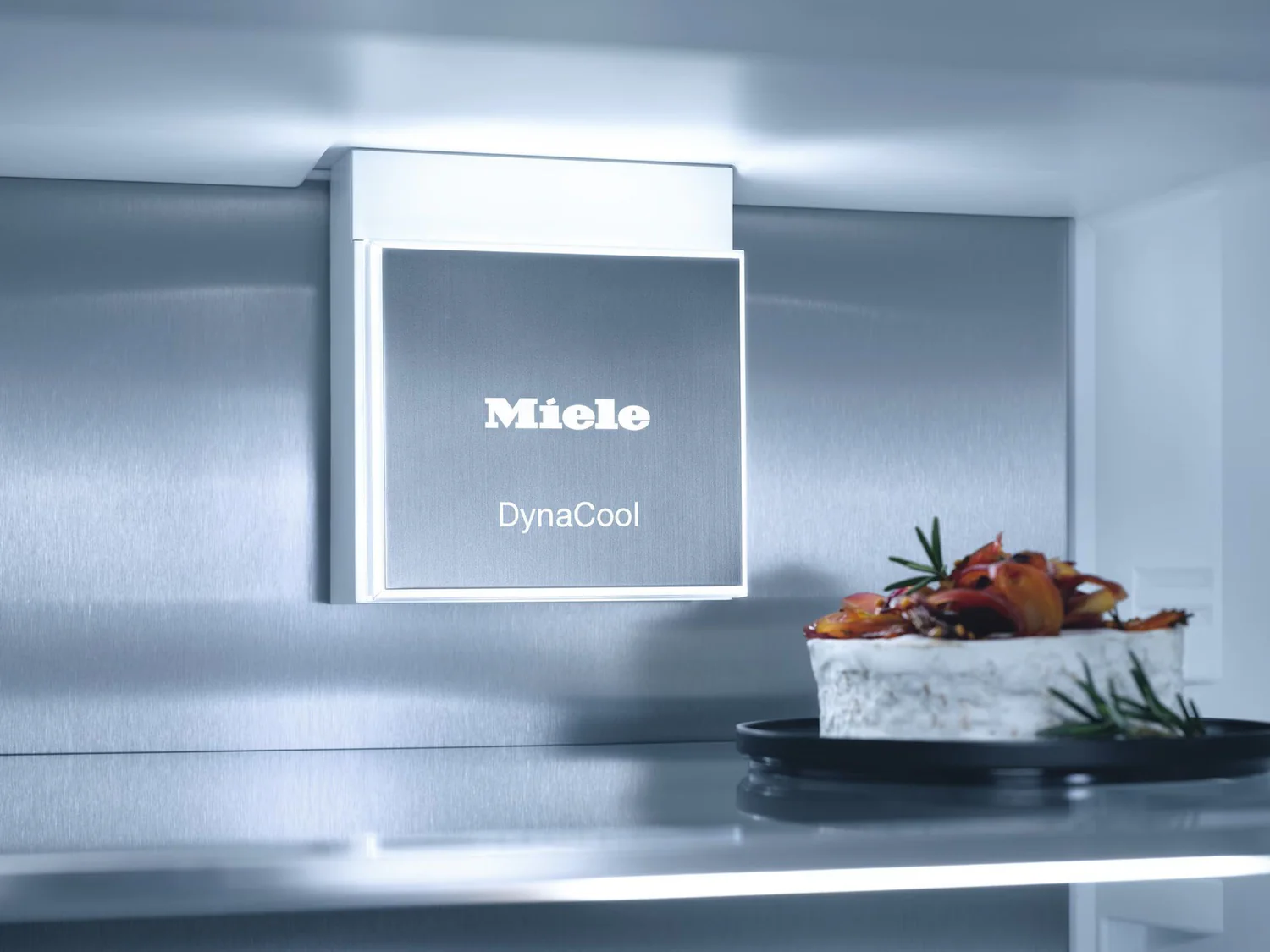 Холодильник встраиваемый Miele KFN 7795 C, белый в TehnoAdept