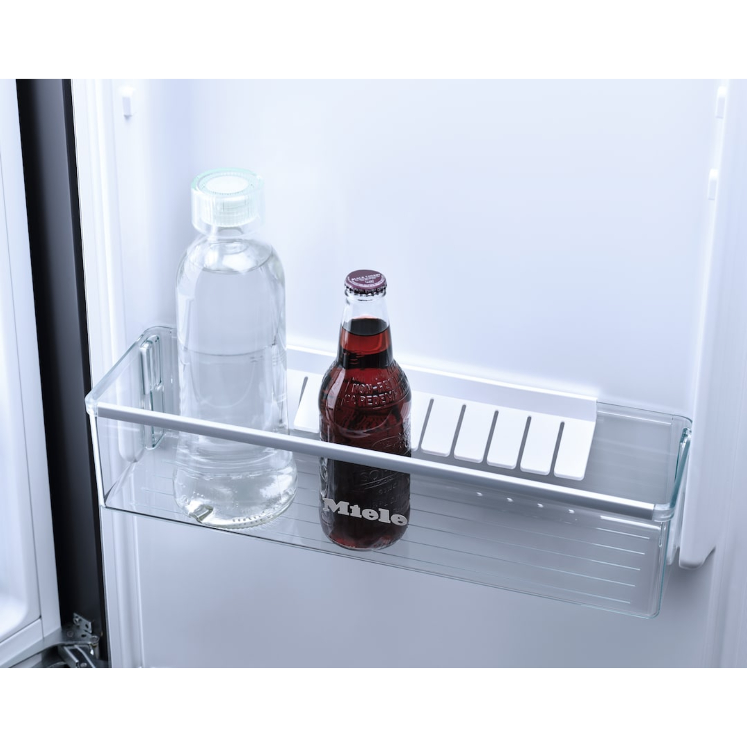 Холодильник встраиваемый Miele KDN 7724 E Active, белый в TehnoAdept