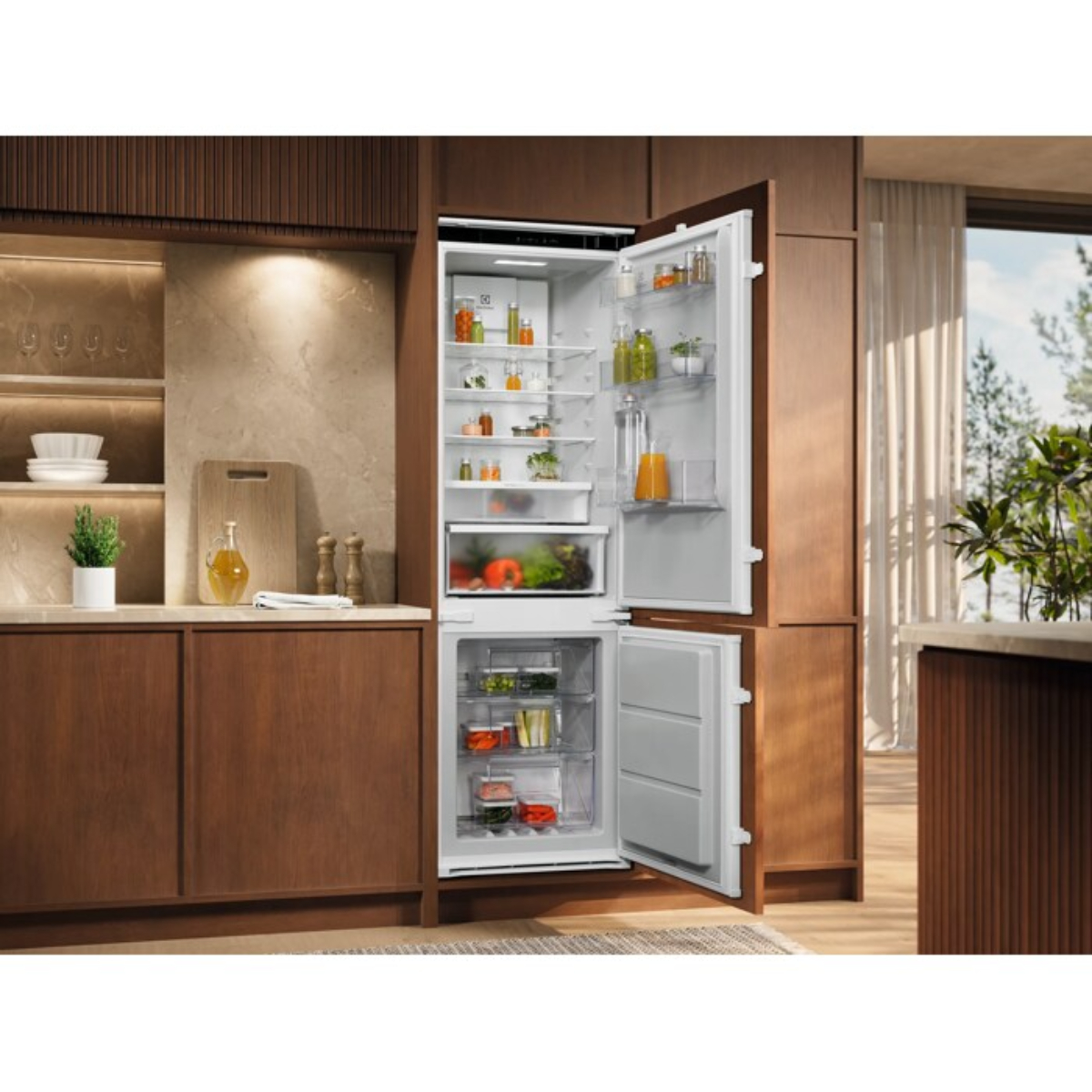 Холодильник встраиваемый Electrolux ENT6MD18S3 в TehnoAdept
