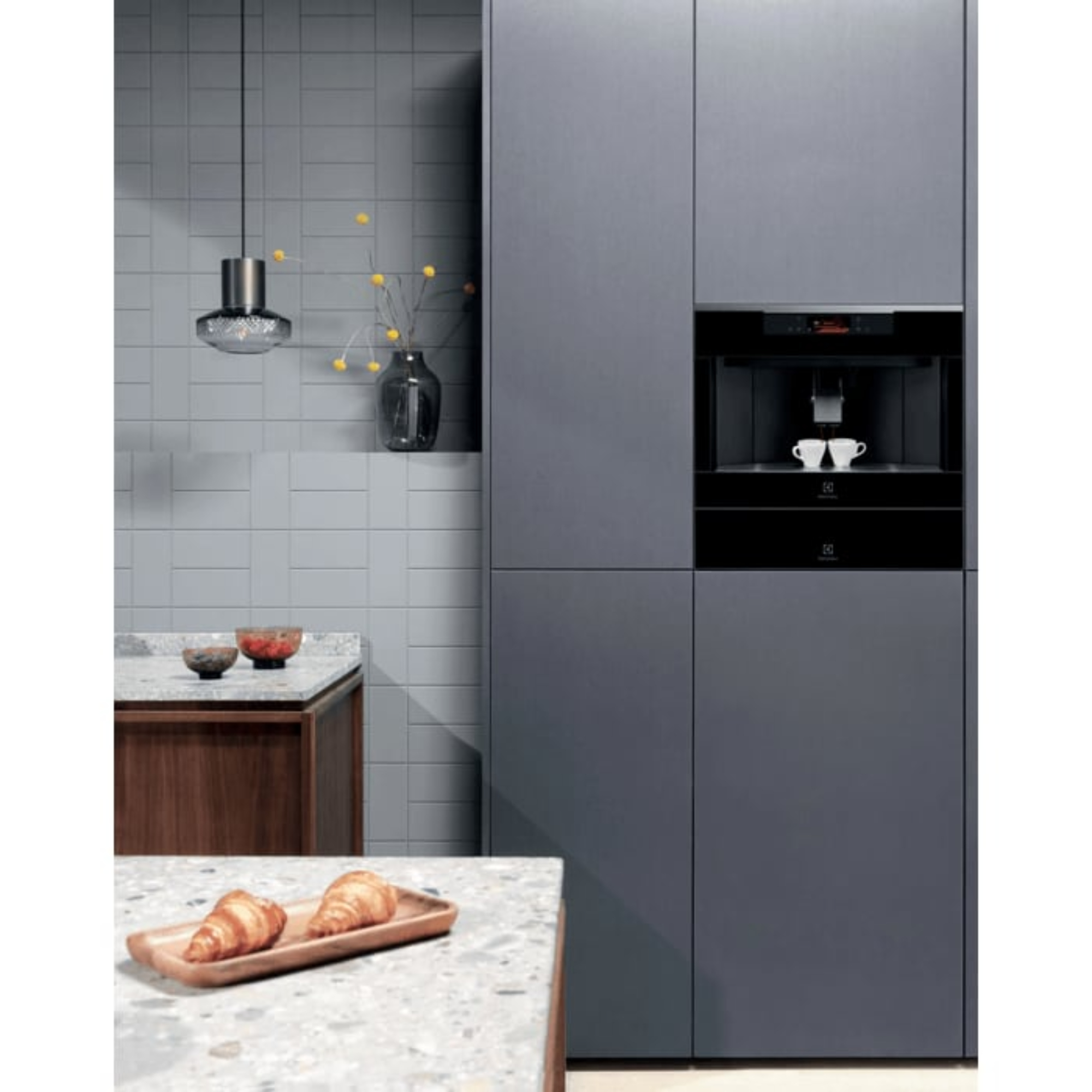 Кофемашина автоматическая Electrolux KBC85X, черный в TehnoAdept