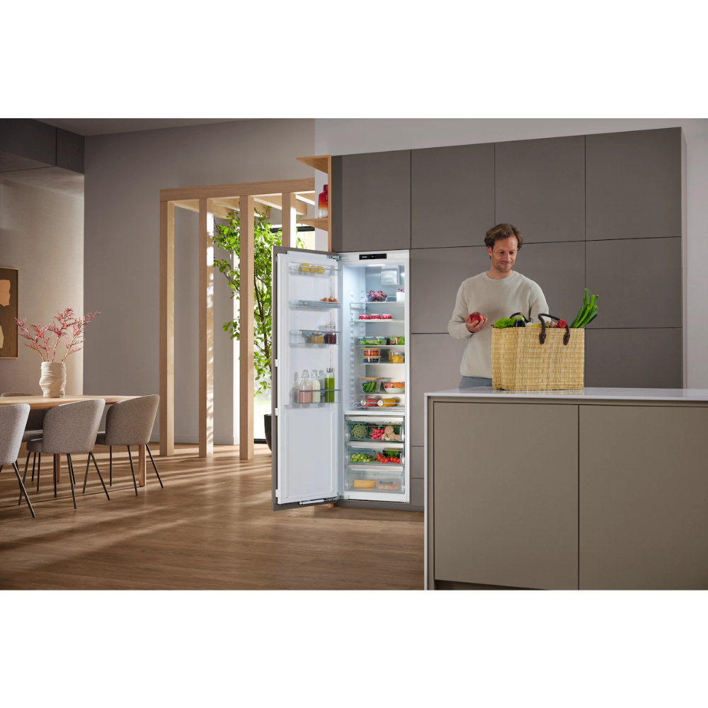 Холодильник встраиваемый Miele K 7747 C 125 Gala Edition, белый в TehnoAdept