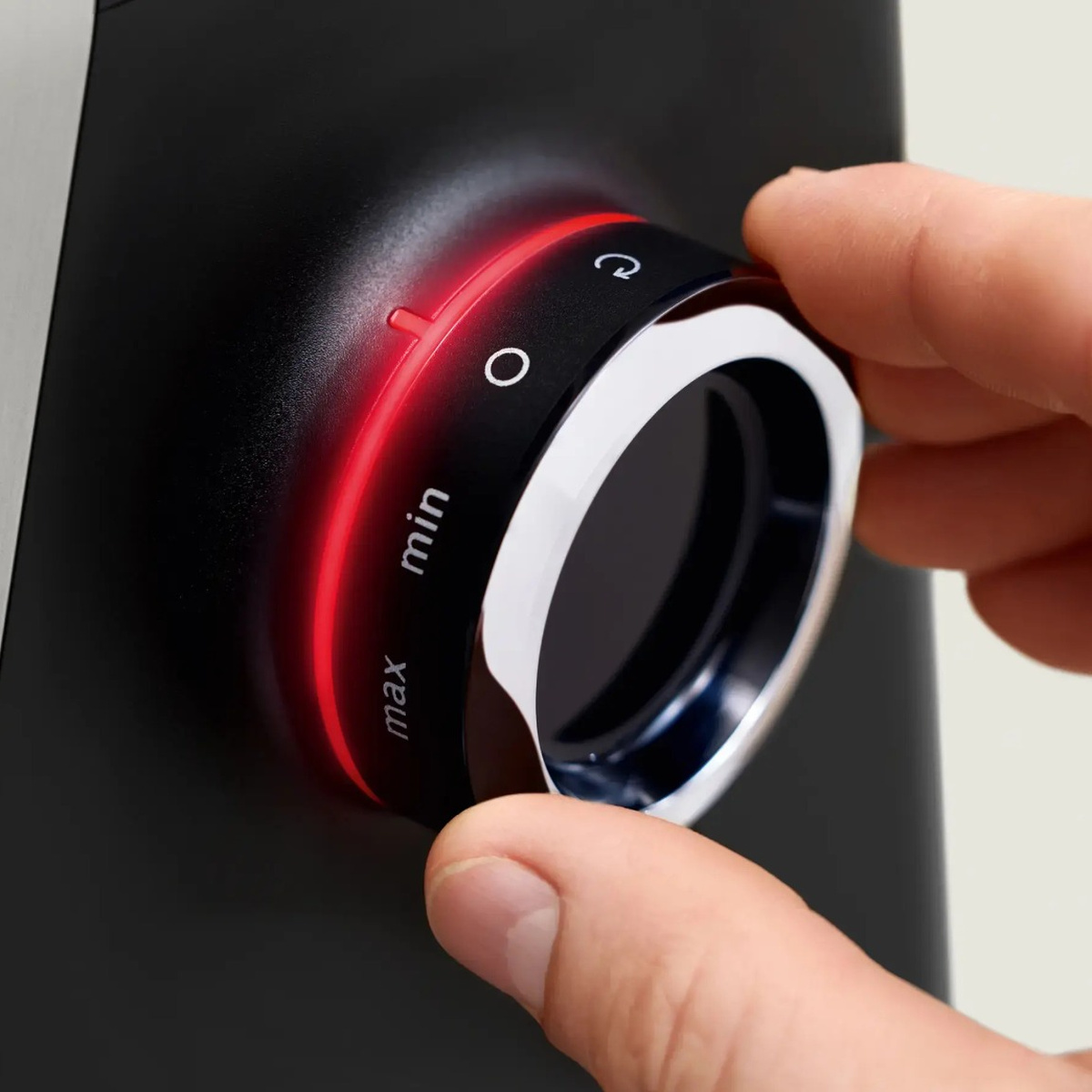 Мясорубка электрическая Bosch MFWS840M, черный в TehnoAdept