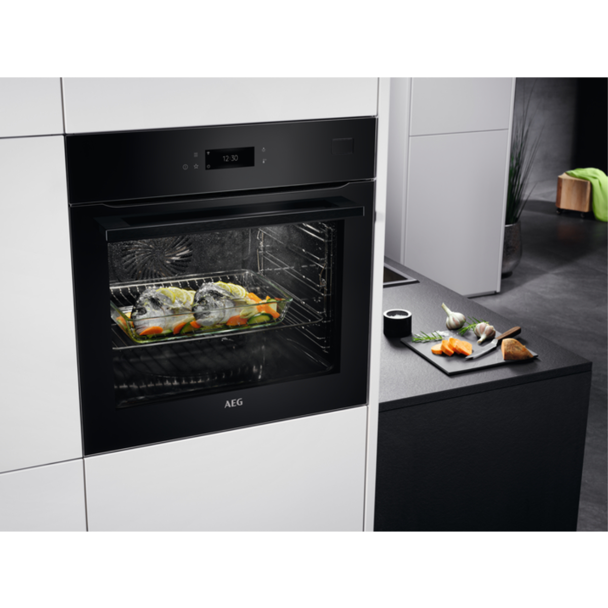 Духовой шкаф электрический AEG BSE788380B, черный в TehnoAdept