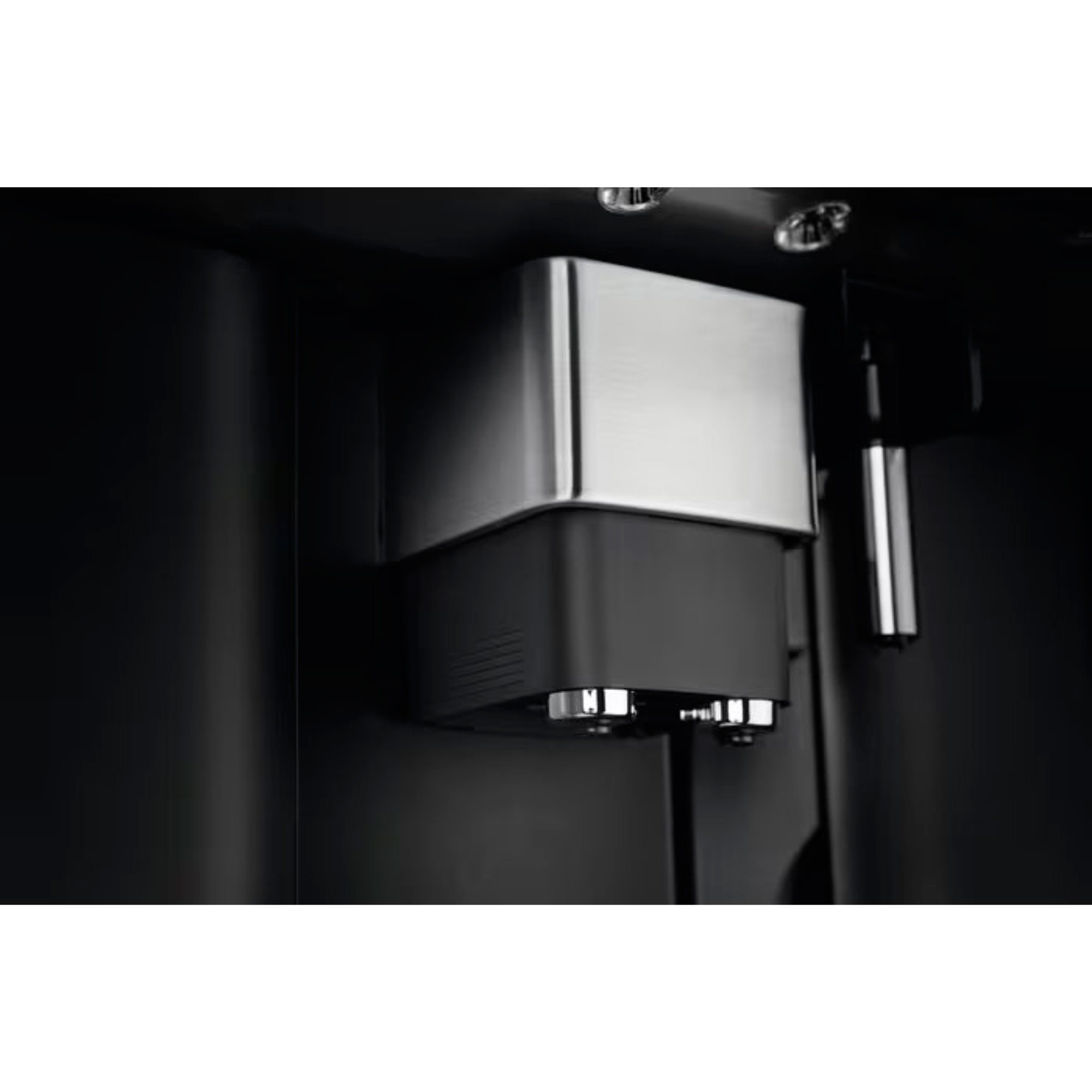 Кофемашина автоматическая встраиваемая Electrolux EBC85H, черный в TehnoAdept