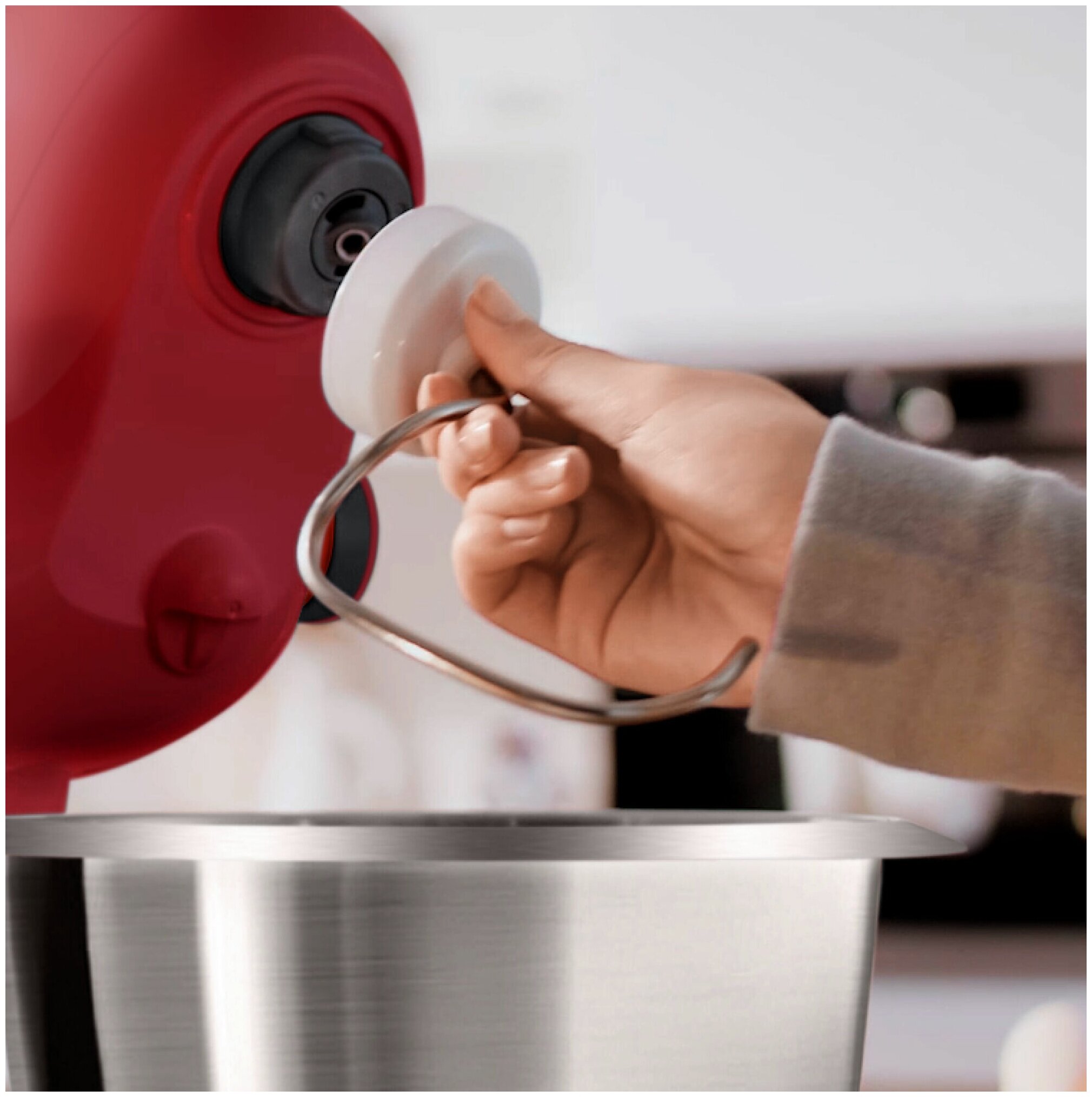 Комбайн кухонный Bosch MUMS2ER01 красный в TehnoAdept
