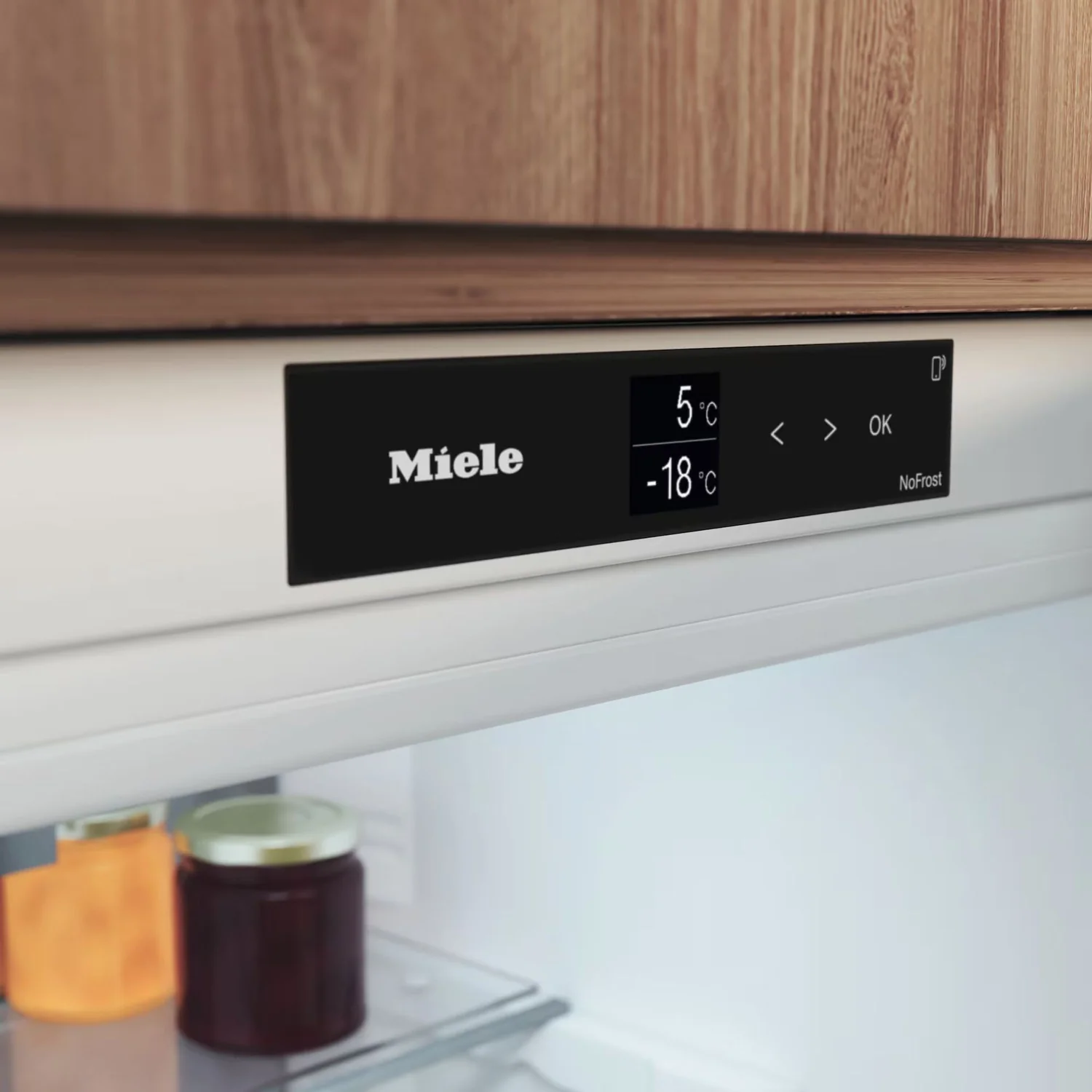 Холодильник встраиваемый Miele KFN 7844 C, белый в TehnoAdept